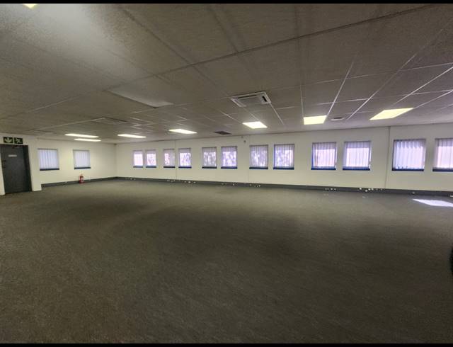 709M² OFFICE TO LET IN RANDJESPARK